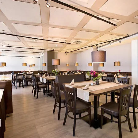 Bonjour Hotel Stuttgart-Gerlingen מלון 3*