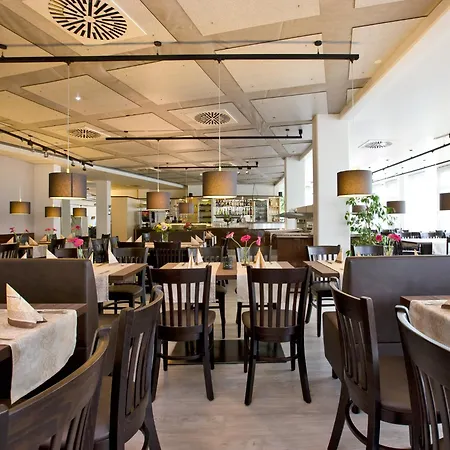 מלון Bonjour Tagungshotel Stuttgart-gerlingen 3*